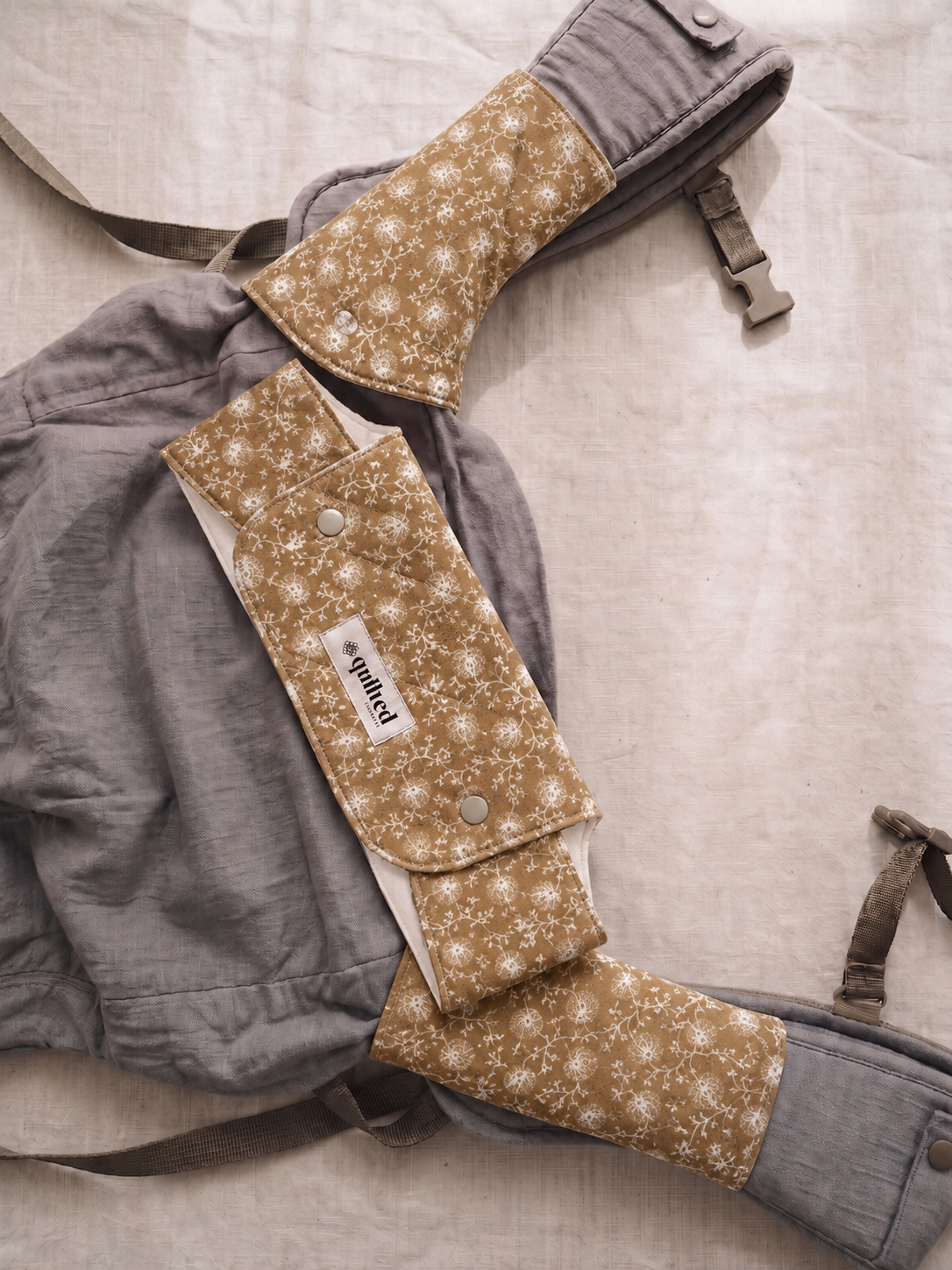 Front Drool Bib + Suckpads Set (Reversible)